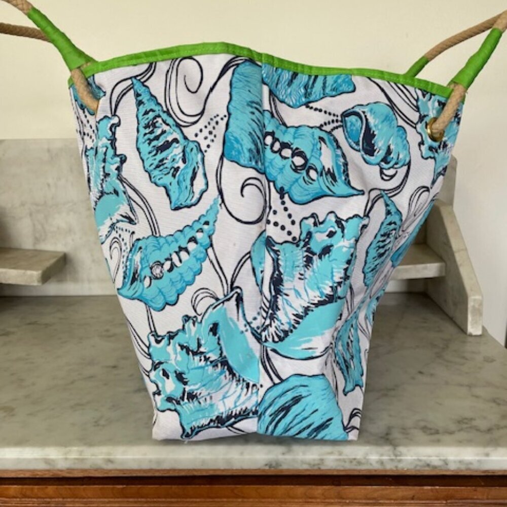 LILLY PULITZER Buena Vista Tote Blue White Shelll Jute Handles - Picture 4 of 16